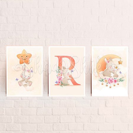 تابلو اتاق کودک فانتزی سه تکه طرح خرگوش با حرف R به رنگ صورتی